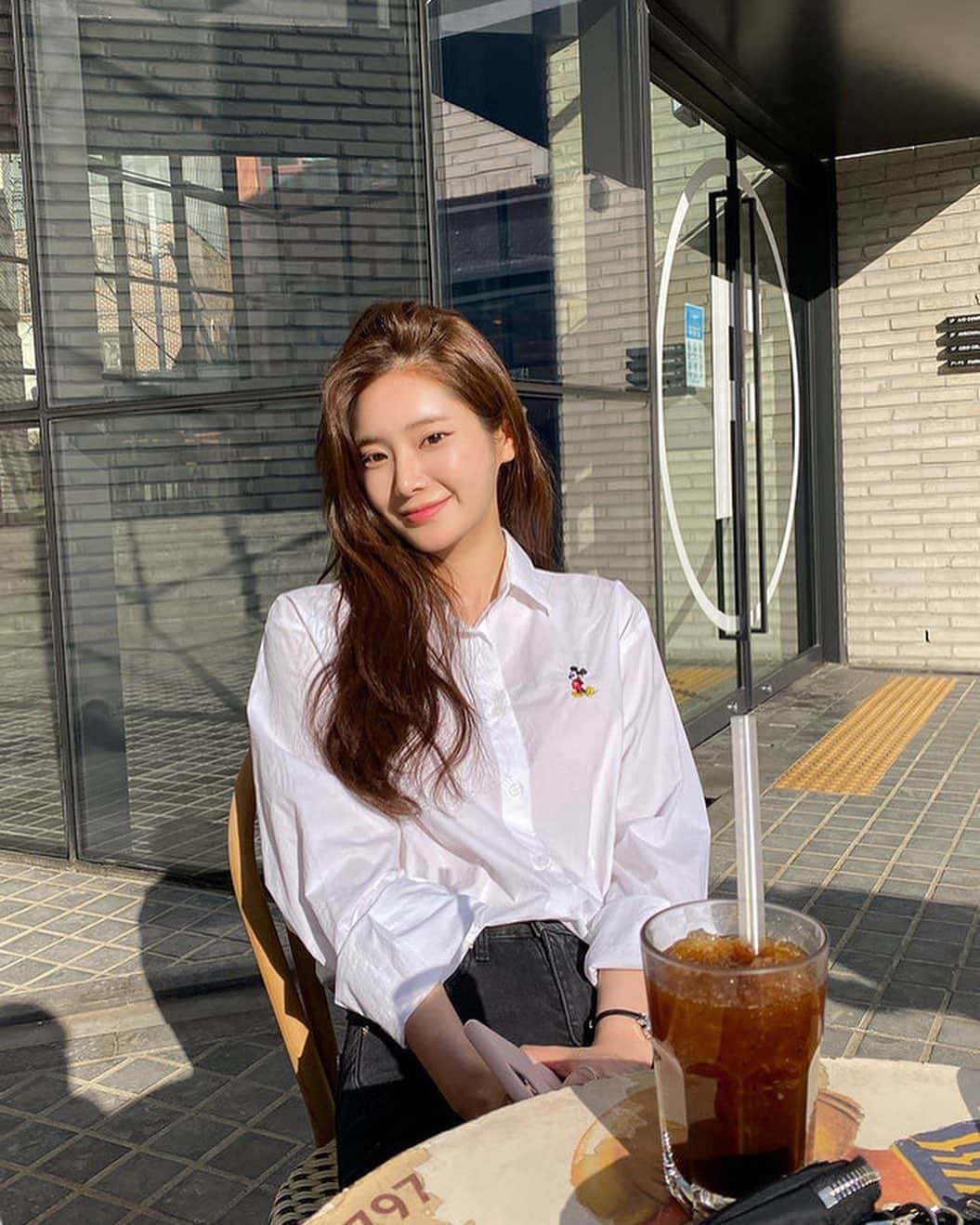 Chuuのインスタグラム：「베이직한 디자인에 미키 자수가 포인트🖤」