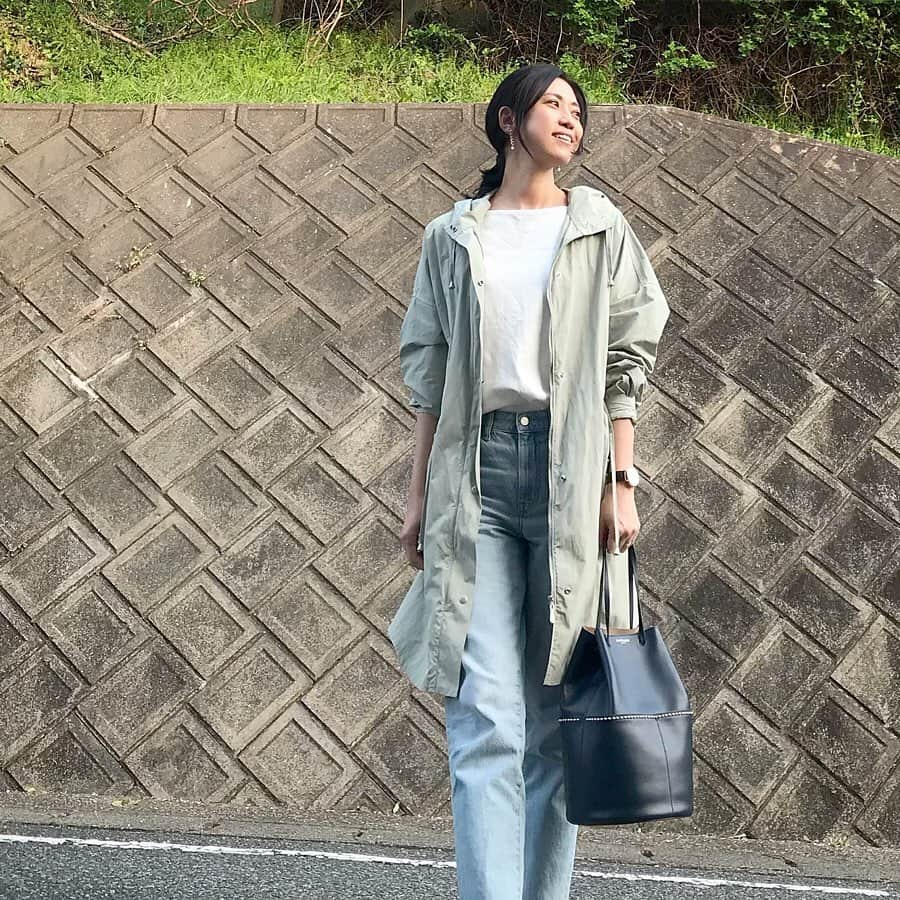 ryo0809appleさんのインスタグラム写真 - (ryo0809appleInstagram)「#coordinate ・ ・ ・ だいぶ前のコーデ😝 白T×デニムにライトカーキのモッズコートのシンプルコーデ🙂 髪伸びまくったなぁ…でも、今は我慢…😢 ・ ・ ・ #服記録 #いつコ #いつかのコーデ #プチプラコーデ #プチプラファッション  #ママコーデ  #ママファッション  #アラフォーコーデ  #40代コーデ  #アラフォーママ  #kaumo_fashion  #locari  #ponte_fashion  #mineby3mootd  #ママスタ春コーデ  #カジュアル #カジュアルコーデ  #ママカジュアル #ユニクロ #uniqlo #ユニデニ #ユニクロデニム族  #スラウチテーパードアンクルジーンズ  #jmdavidson」5月4日 16時34分 - ryo0809apple