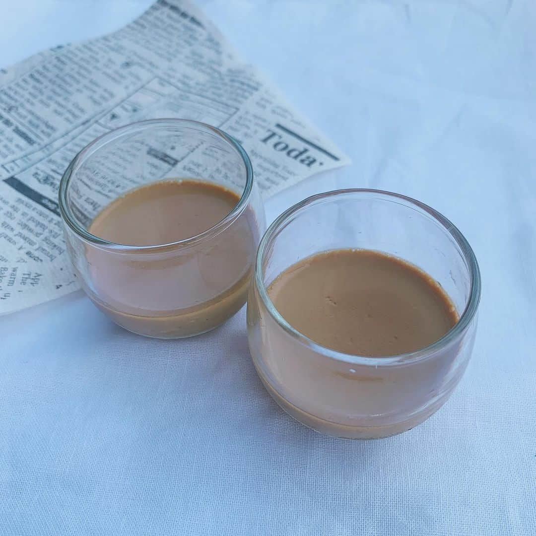 夏川愛実さんのインスタグラム写真 - (夏川愛実Instagram)「﻿ ﻿ 作ったほうじ茶プリン💗﻿ 味はまあ、、うん、、﻿ 甘くなかった（笑）﻿ ﻿ けどしっかりほうじ茶の味したから﻿ まあよし！🥰🥰🥰﻿ ﻿ ﻿ #おうちカフェ#手作り#おうちじかん#プリン﻿ #ほうじ茶プリン#ほうじ茶パウダー#手作りプリン﻿ ﻿」5月4日 16時37分 - ami_natsukawa