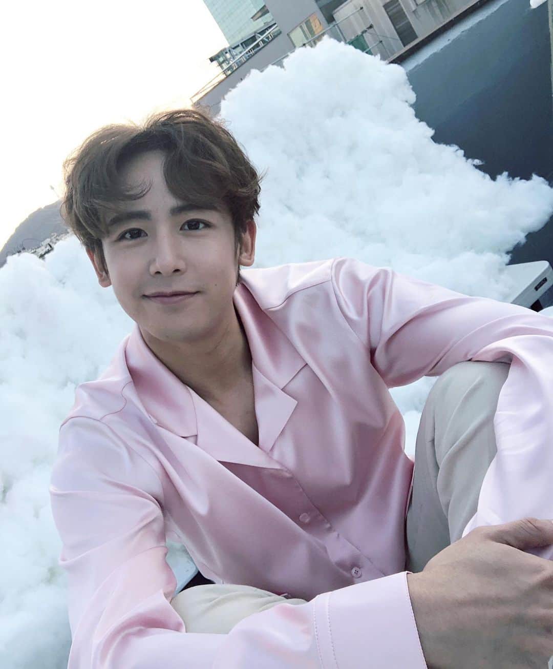 ニックン（2PM）のインスタグラム：「☁️😇」