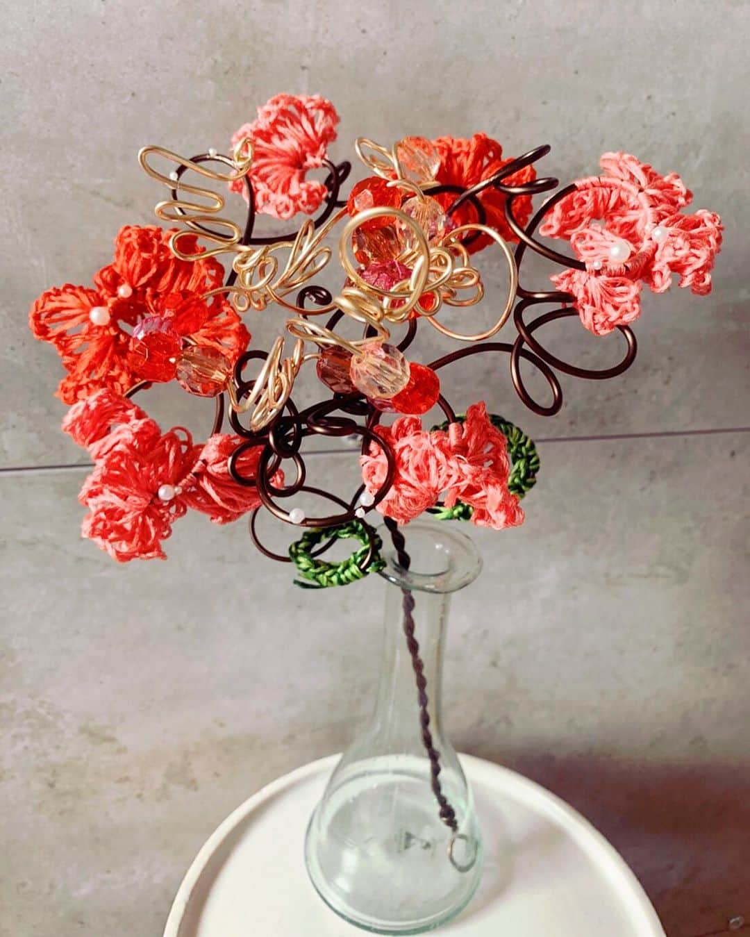 蓮沼千紘さんのインスタグラム写真 - (蓮沼千紘Instagram)「thank you mother 💞. . . . #幾何学flowervase  #mothersday  #thankyou #flowerart #handwoik #knitwork」5月4日 17時23分 - knitchihiro