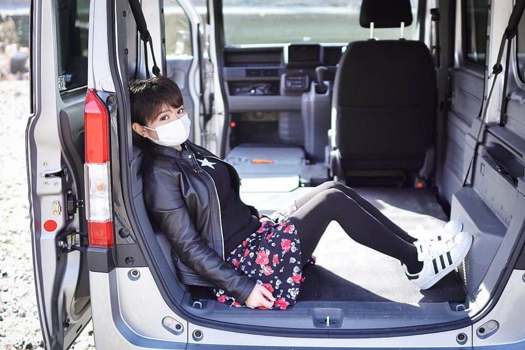スーパーナブラのインスタグラム：「． ． STAY HOME 企画 インスタとYouTube毎日投稿5日目✨ ． N-VANの良いところを エブリイワゴンと比較してみました ． おでかけできないGWですが ボロボロになった旅道具を 新しいものに買い替えたり… Amazonばかり見ています😅 ． どんな自粛生活をしていますか？ お仕事の方はお疲れさまです🙇‍♀️ ． 🍜おしらせ🍜 N-VAN動画をYouTubeで公開中です！ Instagramの自己紹介欄中のURLか YouTubeでスーパーナブラと検索して ぜひみてくださいね💕 ． #V-VAN#キャンプ#ステーキ#ハンバーグ#肉 #東北#風景#海#温泉#旅館#ホテル#和食 #グルメ#露天風呂#足湯#GW#車中泊 #景色#釣り#ブラックバス#バス釣り #発見#おでかけ#女子旅#ツーリング #自然#釣り#釣りガール#YouTube#旅」