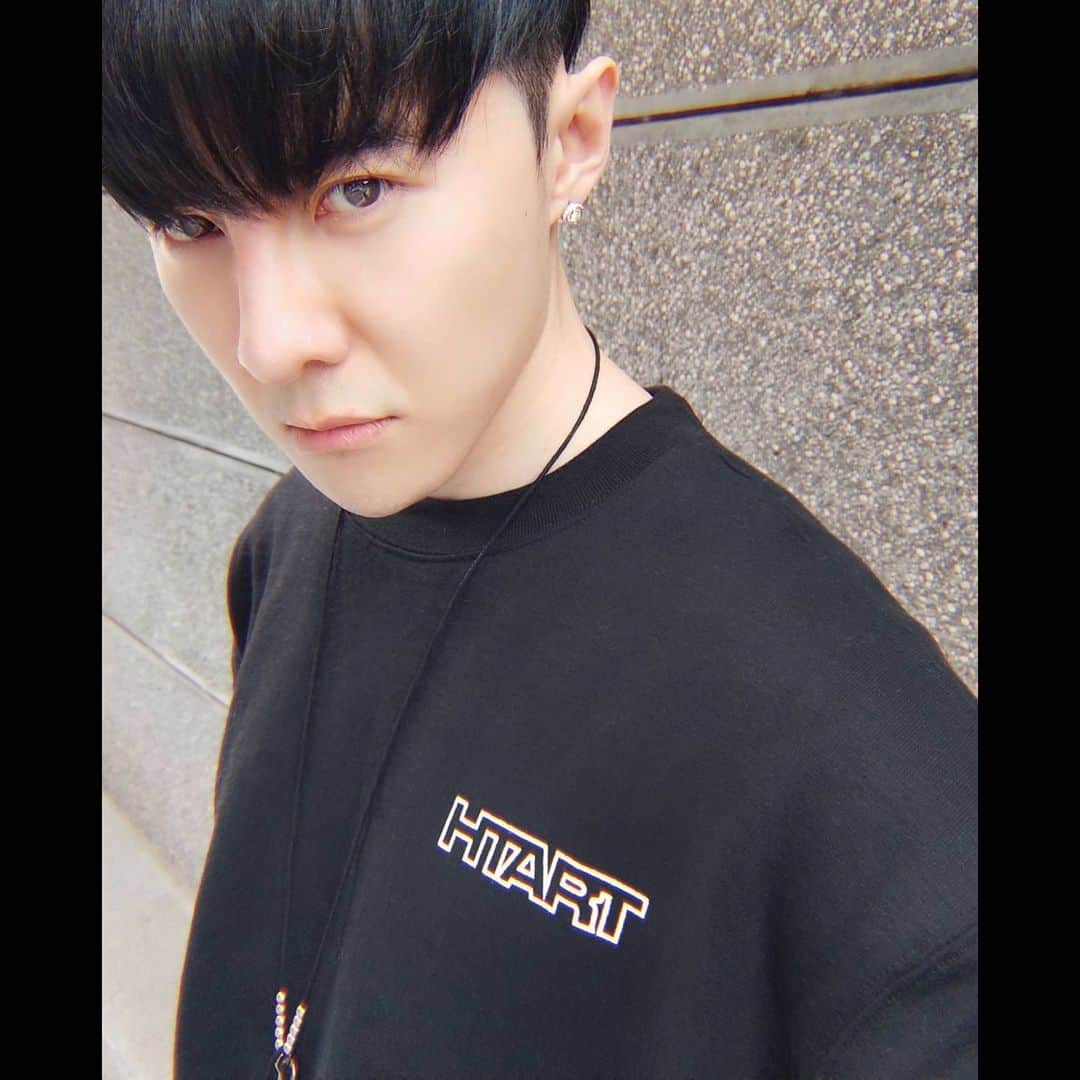 ダンソン・タンのインスタグラム：「呆 頭 鵝 💁‍♂ @hotheart.studio #DT #HOTHEART #SEVENDAYS #唐禹哲」
