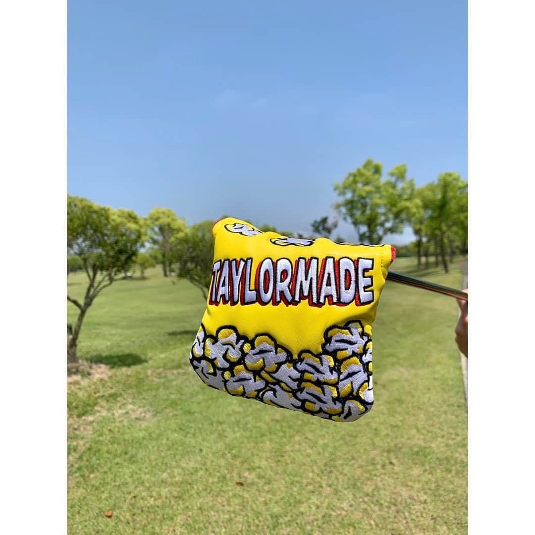山内日菜子のインスタグラム：「． ポップコーン🍿 パターカバー頂きました😆✨ ありがとうございます。 めっっちゃ！可愛い！！！ 試合で使う日を楽しみに、、 大切にします😌 他にも可愛いデザインのカバーあるので、 是非チェックしてみてください✅ @taylormade_golf_japan 様 ． #taylormade #taylormadegolf  #テーラーメイド #spiderx」