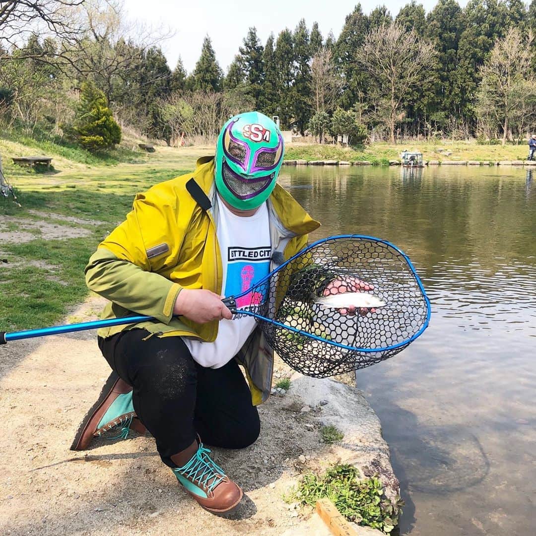 マッスル坂井さんのインスタグラム写真 - (マッスル坂井Instagram)「このあとちゃんと巨大魚釣りました。 #八千代ライブ」5月4日 18時31分 - super_sasadango_machine