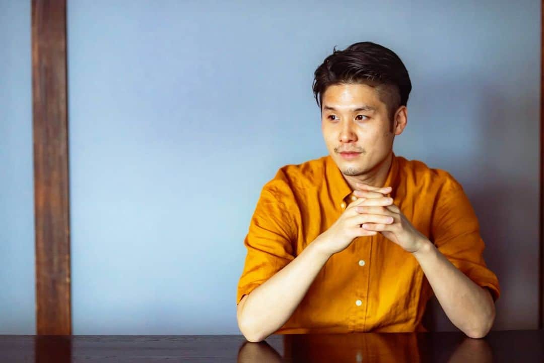 梅川壱ノ介（舞踊家）のインスタグラム：「𝙎𝙩𝙖𝙮 𝙝𝙤𝙢𝙚 𝙀𝙣𝙟𝙤𝙮 𝙝𝙤𝙢𝙚 ￣￣￣￣￣￣￣￣￣￣￣￣￣￣￣￣￣￣￣￣￣￣ 色々あるけど、今を楽しもう。  #梅川壱ノ介  #日本舞踊 #舞踊家 #stayhomestaysafe  #enjoyhome」