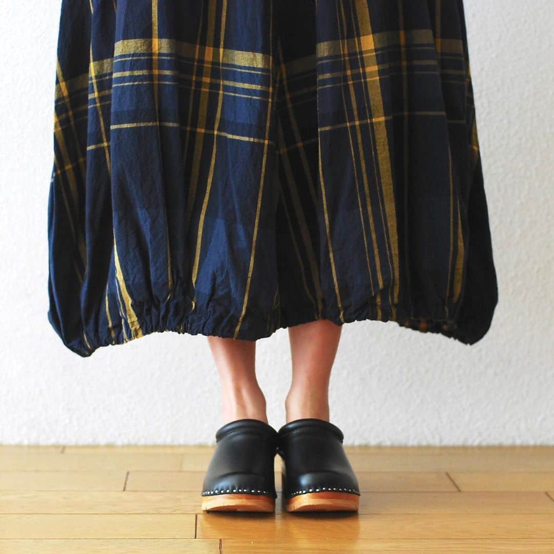 wonder_mountain_irieさんのインスタグラム写真 - (wonder_mountain_irieInstagram)「_ ［ladie's］ ts(s) / ティーエスエス (#ts_s) “String Balloon Skirt - Large Plaid Cotton*Wool Cloth-” ￥60,500- _ 〈online store / @digital_mountain〉 http://www.digital-mountain.net/shopdetail/000000011383/ _ 【オンラインストア#DigitalMountain へのご注文】 *24時間受付 *15時までのご注文で即日発送 *送料無料(期間限定) tel：084-973-8204 _ We can send your order overseas. Accepted payment method is by PayPal or credit card only. (AMEX is not accepted)  Ordering procedure details can be found here. >> http://www.digital-mountain.net/smartphone/page9.html _ 本店：#WonderMountain  blog> > http://wm.digital-mountain.info _ #wm_ladies  _ 〒720-0044 広島県福山市笠岡町4-18 JR 「#福山駅」より徒歩10分 #ワンダーマウンテン #japan #hiroshima #福山 #福山市 #尾道 #倉敷 #鞆の浦 近く _ 系列店：@hacbywondermountain _」5月4日 18時57分 - wonder_mountain_