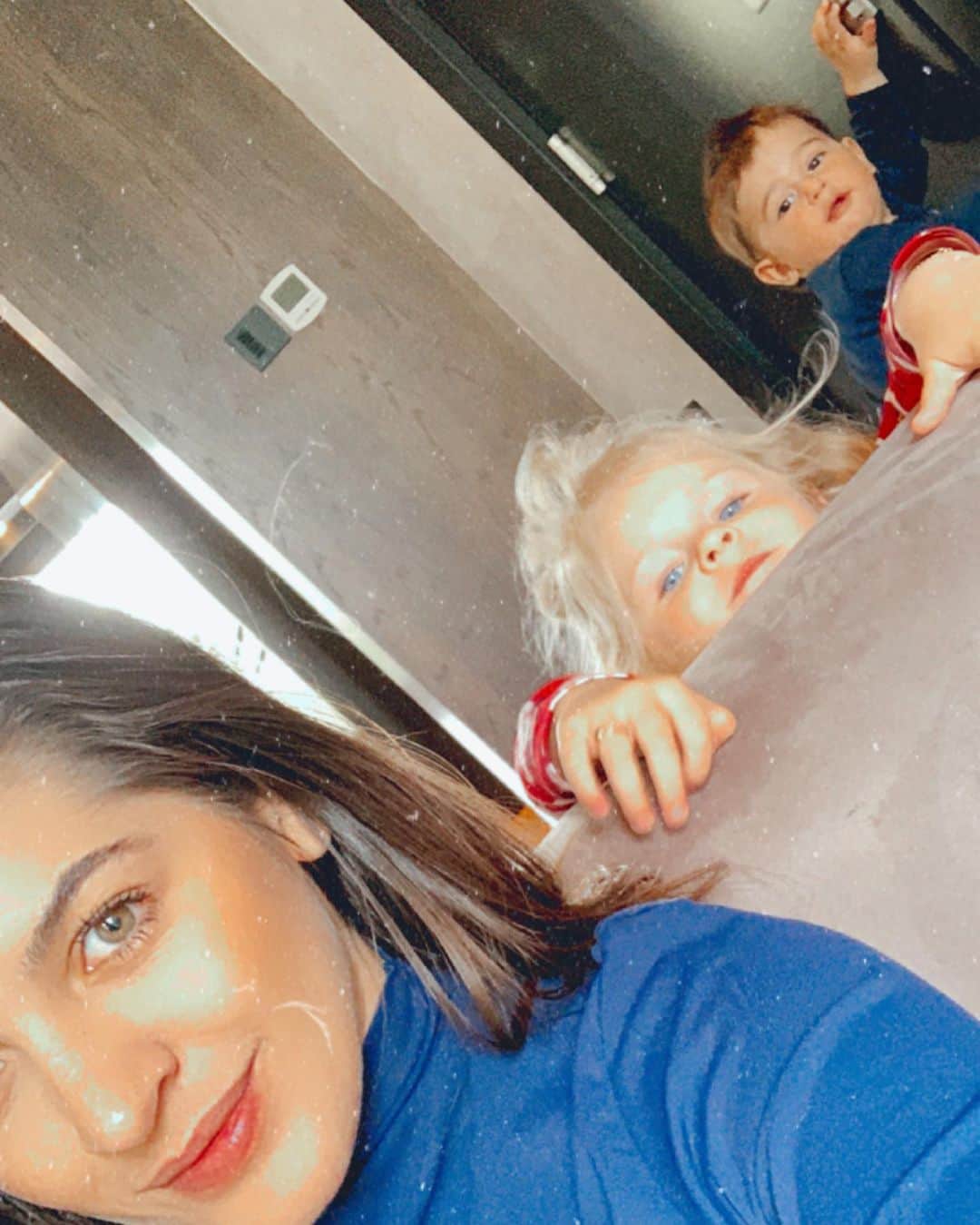 ナタリア・ベッカーのインスタグラム：「▫️Tiram a ordem da casa. Colocam ordem na vida. ❤️👩‍👧‍👦」