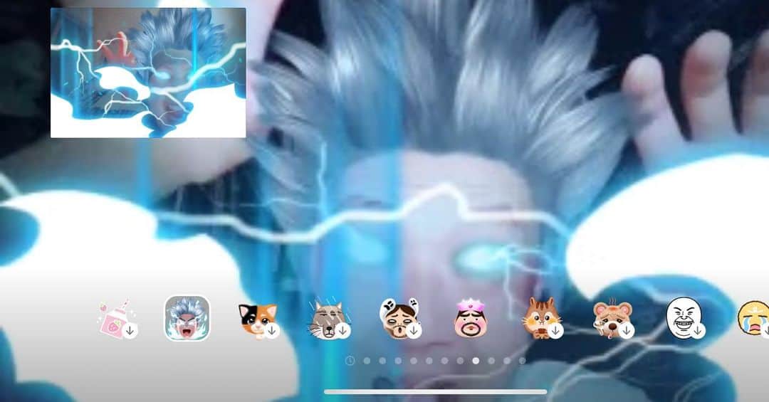 野本かりあのインスタグラム：「東京からは遠い、テクノ仲間とLINEビデオ通話して。 最初は真面目な話をしてたのだけれど、後半はお互い曲をかけては踊って。 新しいDJスタイルを見た‼️」