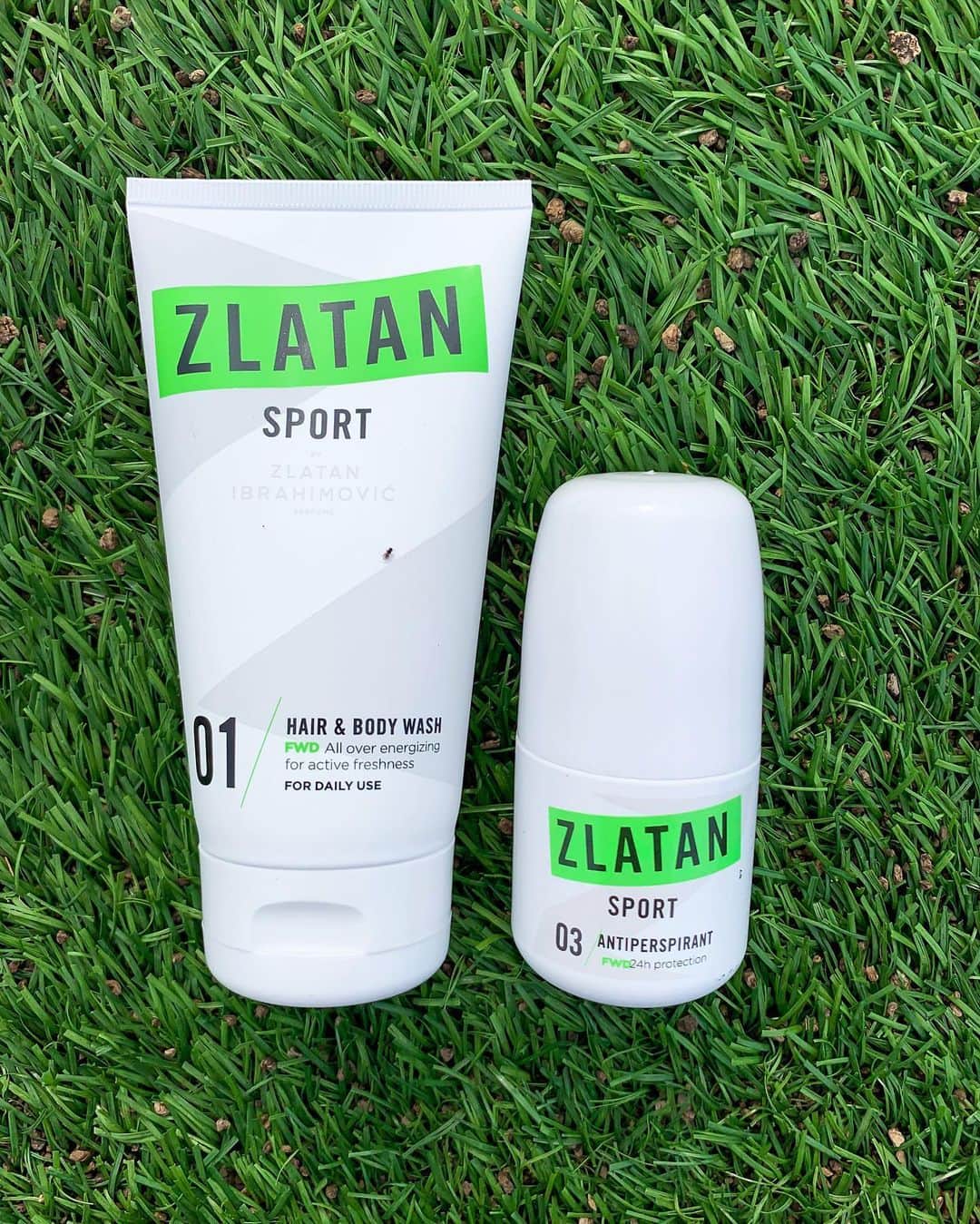 Zlatan Ibrahimović Parfumsさんのインスタグラム写真 - (Zlatan Ibrahimović ParfumsInstagram)「TEAM UP! 🏆 (competition ended) Tag a friend that you can’t be without, just like the ZLATAN SPORT FWD Hair & Body Wash goes together with ZLATAN SPORT FWD Deoroll, and have the chance to win this duo-set for you and your friend!  End date: 7 May.  The winner will be announced in the comments under this post and contacted via DM.  Good luck! 🍀」5月4日 22時05分 - zlatanibrahimovicparfums