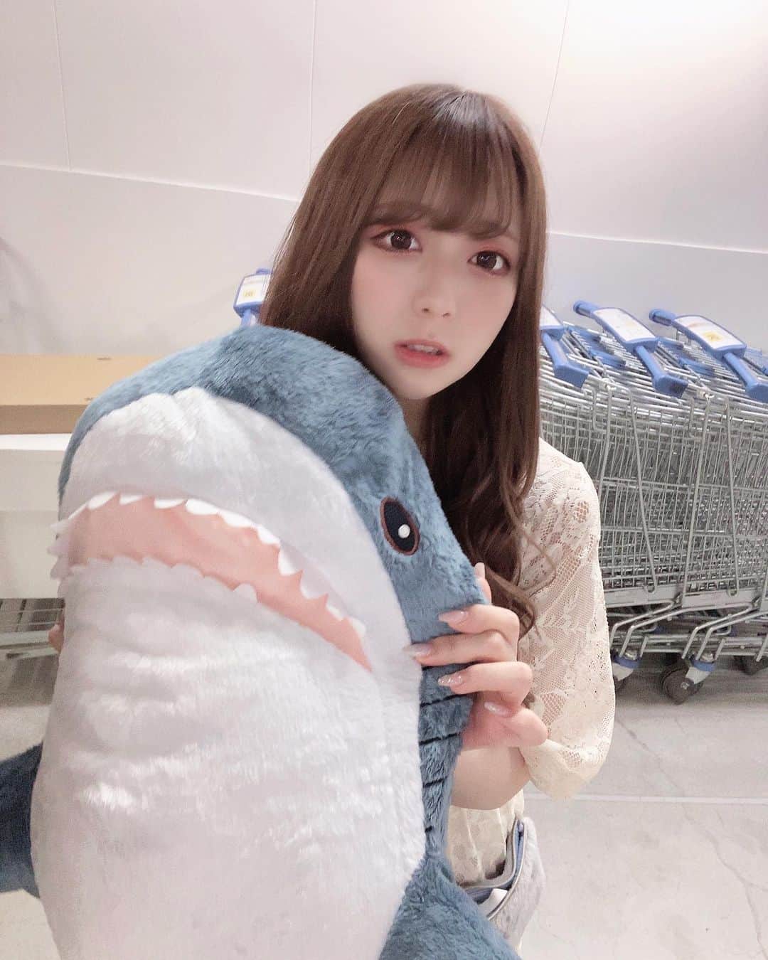 𝐘𝐔𝐑𝐈𝐀さんのインスタグラム写真 - (𝐘𝐔𝐑𝐈𝐀Instagram)「. サメ釣った！！！！ たぬきち商店行ってくる！！！！」5月4日 22時42分 - _yuria.n_