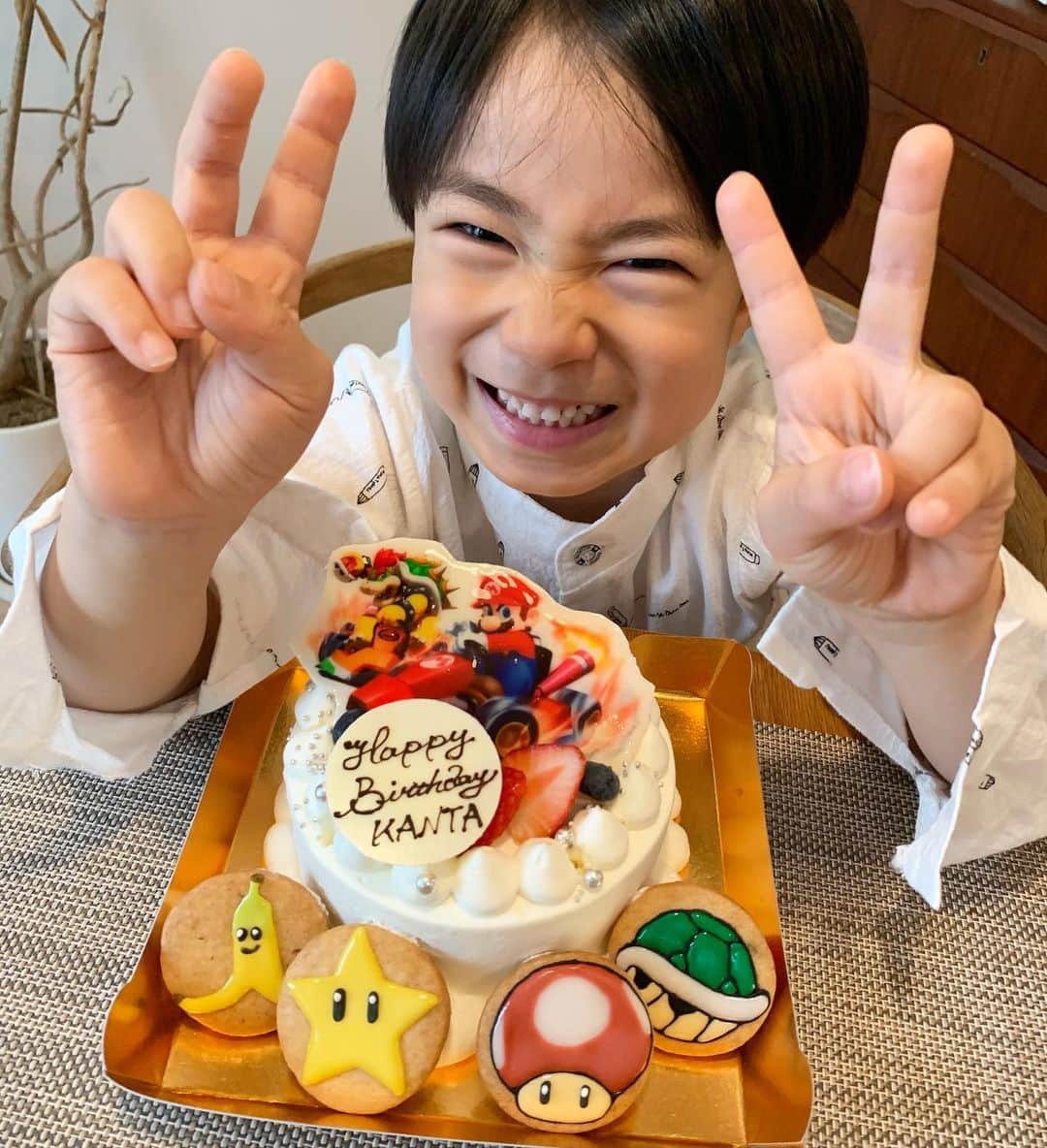 新原愛加のインスタグラム：「. カンタ5歳おめでとう💓 だいすきよーーー🥰 #カンタの成長記録　#happybirthday」