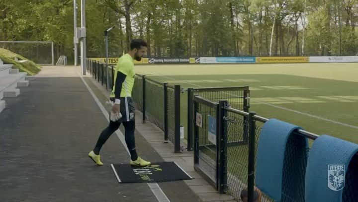 コスタス・ランプルーのインスタグラム：「We are BACK 🙅🏻😃 @mijnvitesse」