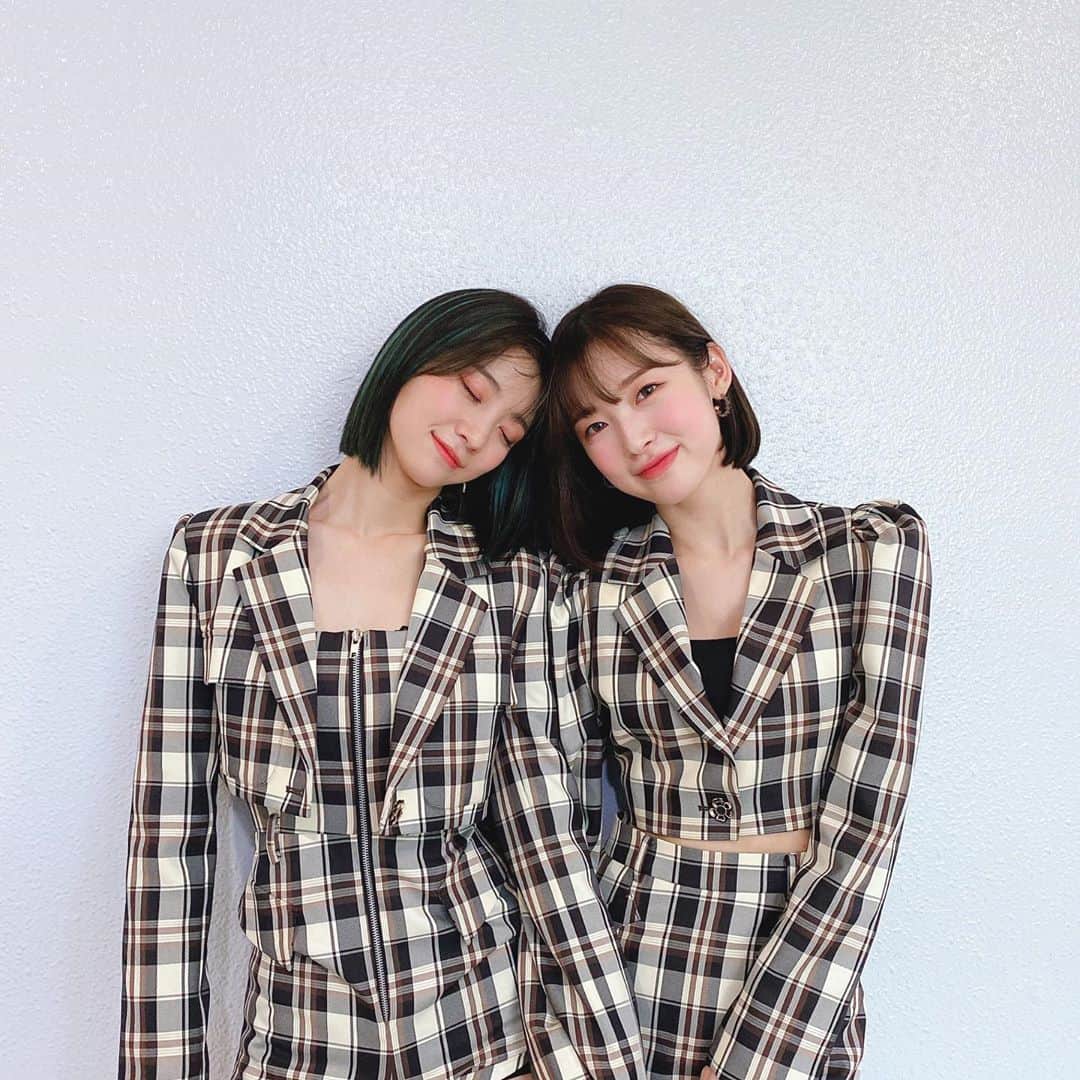 OH MY GIRLさんのインスタグラム写真 - (OH MY GIRLInstagram)「💓 ⠀ #오마이걸 #OHMYGIRL #OMG #살짝설렜어 #NONSTOP #비니 #아린」5月4日 22時48分 - wm_ohmygirl