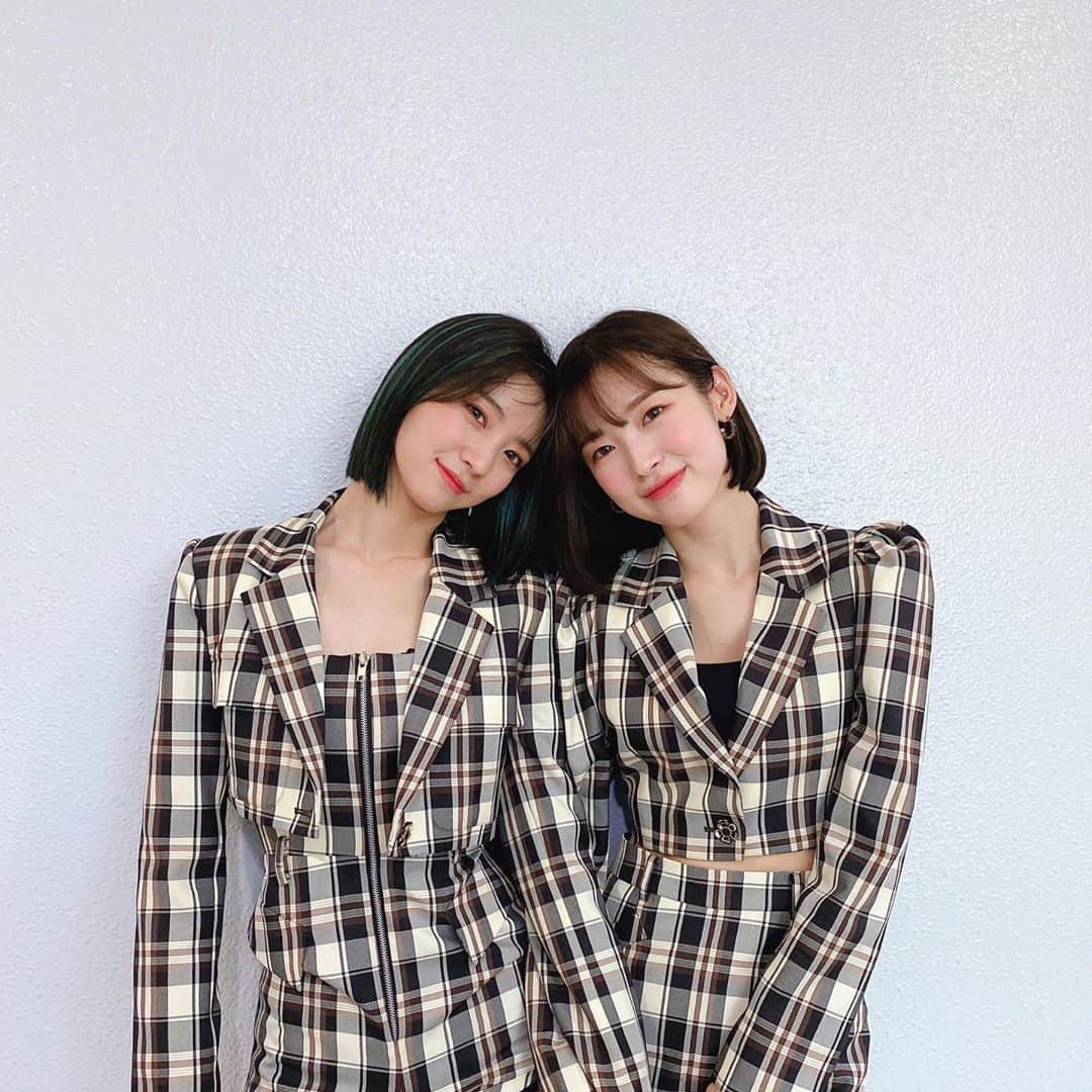 OH MY GIRLさんのインスタグラム写真 - (OH MY GIRLInstagram)「💓 ⠀ #오마이걸 #OHMYGIRL #OMG #살짝설렜어 #NONSTOP #비니 #아린」5月4日 22時48分 - wm_ohmygirl