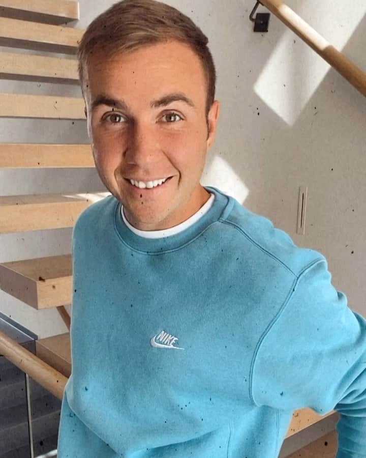 マリオ・ゲッツェのインスタグラム：「Fresh haircut by @annkathringotze . What do you think about the result ? 🤯✂️」