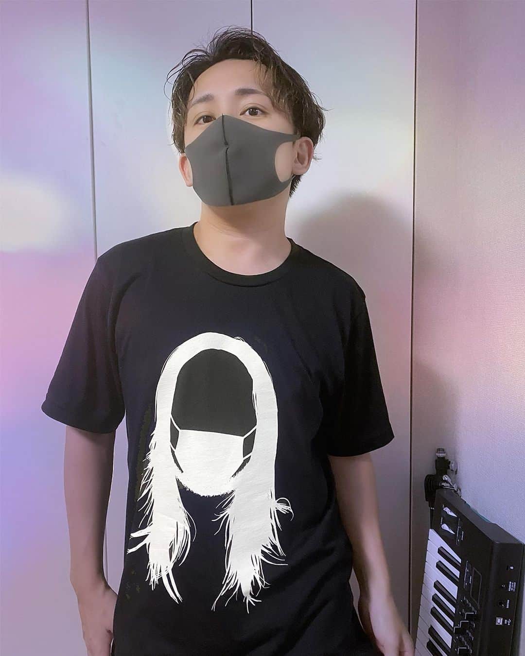 カブキンのインスタグラム：「#Quarantine Tシャツ  @dimmakcollection  @steveaoki  #dimmak  #steveaoki  #婚活  #婚活YouTuber  #婚活中Tシャツ欲しい」