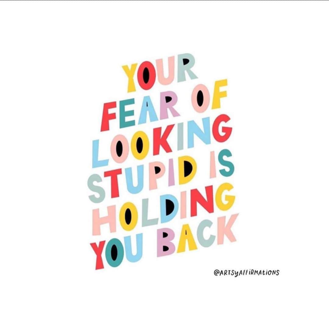 モニーク・コールマンのインスタグラム：「Stop looking around & start looking within ♥️🦋 @artsyaffirmations」