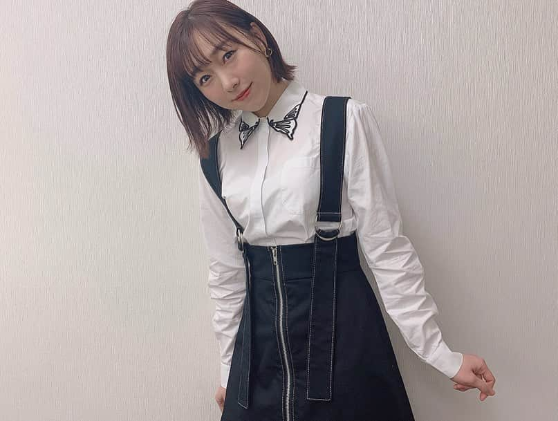 須田亜香里さんのインスタグラム写真 - (須田亜香里Instagram)「. 写真は5月3日(日) リモートで生出演した #abema的ニュースショー でお話しした今の状況が明けたらしたいこと(笑) 名古屋城バックにすみません🥺 これは女性なら共感する人多いと思う！ 通販もいいけど、それだと素材や形が分かりづらいの🥺 . -----5月4日(月)----- 🍎【#須田亜香里の部屋】 FM  AICHI 21:00〜 . 🍏【#オレマン】 MBSラジオ25:30〜 . 🎶【#バズリズム02】 中京テレビ 25:51〜 . （あの人がいいねした一般人 事務所の公式ツイッターで出演と書いてあったのに出てなかった😂ごめんなさい😞たぶん違う回😞) . -----5月5日(火)----- 【#skeが丸一丸】 17時〜DMMにて「SKE48が”丸一丸”！ おうち配信リレー」を24時間ぐらいやります。 最初らへんと深夜とか昼間とか… http://www.dmm.com/lod/ske48/ske48officia-002 . 💪【#東洋医学ホントのチカラ】 NHK総合 20:00〜 . 🐝【#SKE48バズ】 東海テレビ 24:25〜 . -----5月7日(木)----- ☀️【#ドデスカ】 メ〜テレ 6:00〜生放送 . -----5月9日(土)----- 【Uta-Tube】 NHK BSプレミアム※全国放送  25:10～25:30 SKE48 Part1 . 25:30～25:50 SKE48 Part2 . -----5月10日(日)----- ✍️【#てくてく歩いてく】 中日新聞 コラム連載 . 【#EVERGREEN】 カンテレ 11:45〜 5月毎週日曜全て出演させてもらってます！ . .」5月5日 0時29分 - akarisuda