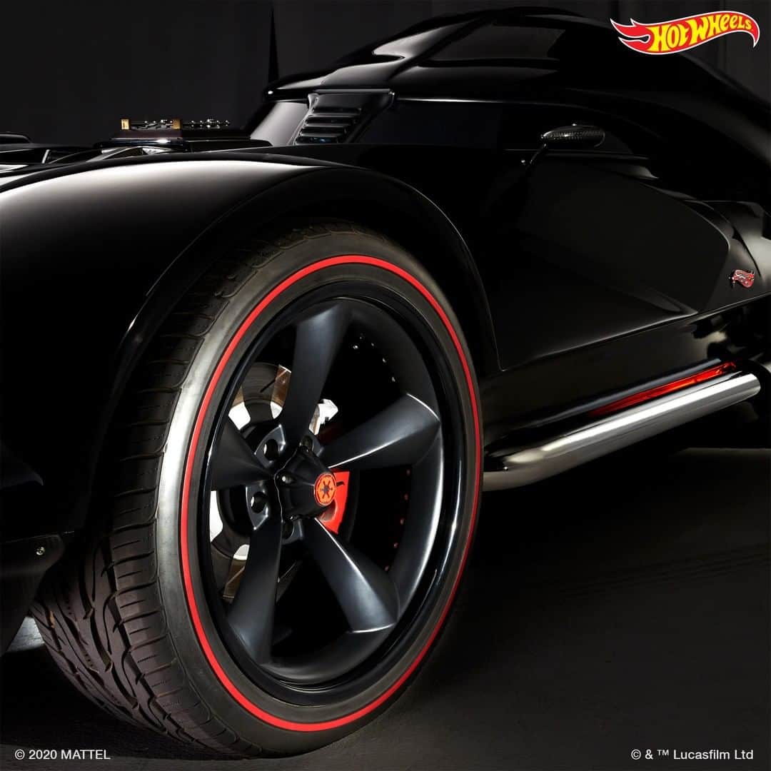 Hot Wheelsさんのインスタグラム写真 - (Hot WheelsInstagram)「The Star Wars™ Darth Vader™ Car: The ultimate ride for the dark side. #StarWarsDay. #MayThe4thBeWithYou」5月5日 0時30分 - hotwheelsofficial