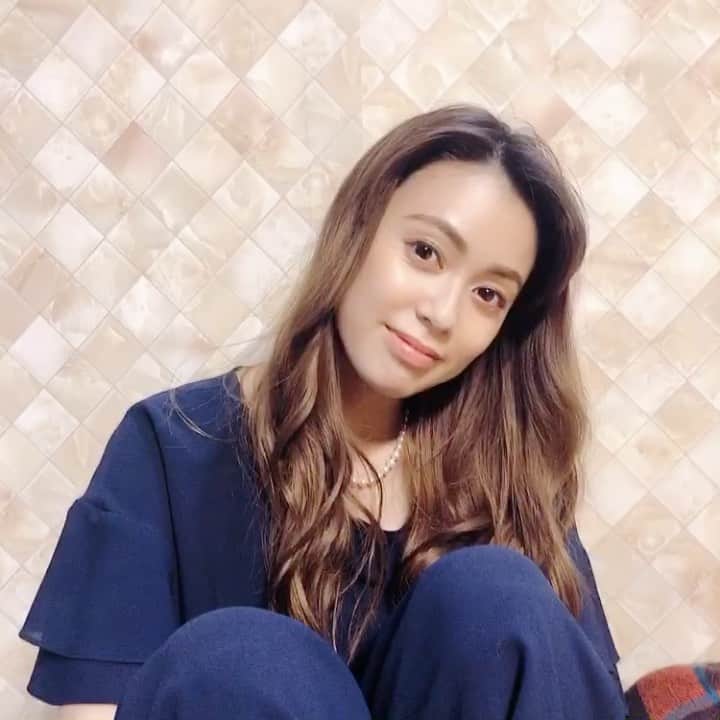 のインスタグラム：「♡ どこにいても 声は届くって信じてる ・ 元気にしてるー？ ・ 噂によると しょっちゅうお母さんのところに 来てるらしい笑 ・ ・ たくさんの人に 支えてもらって 私は生きてるよ。 ・ ・ ありがとう。 ・ みんな、大好き❤ ・ ・ ・ #1日1大好き #優美 #ゆうみ #me #昭和感 #大好き #ダイスキ #daisuki #love #❤️ #心は墓へ」