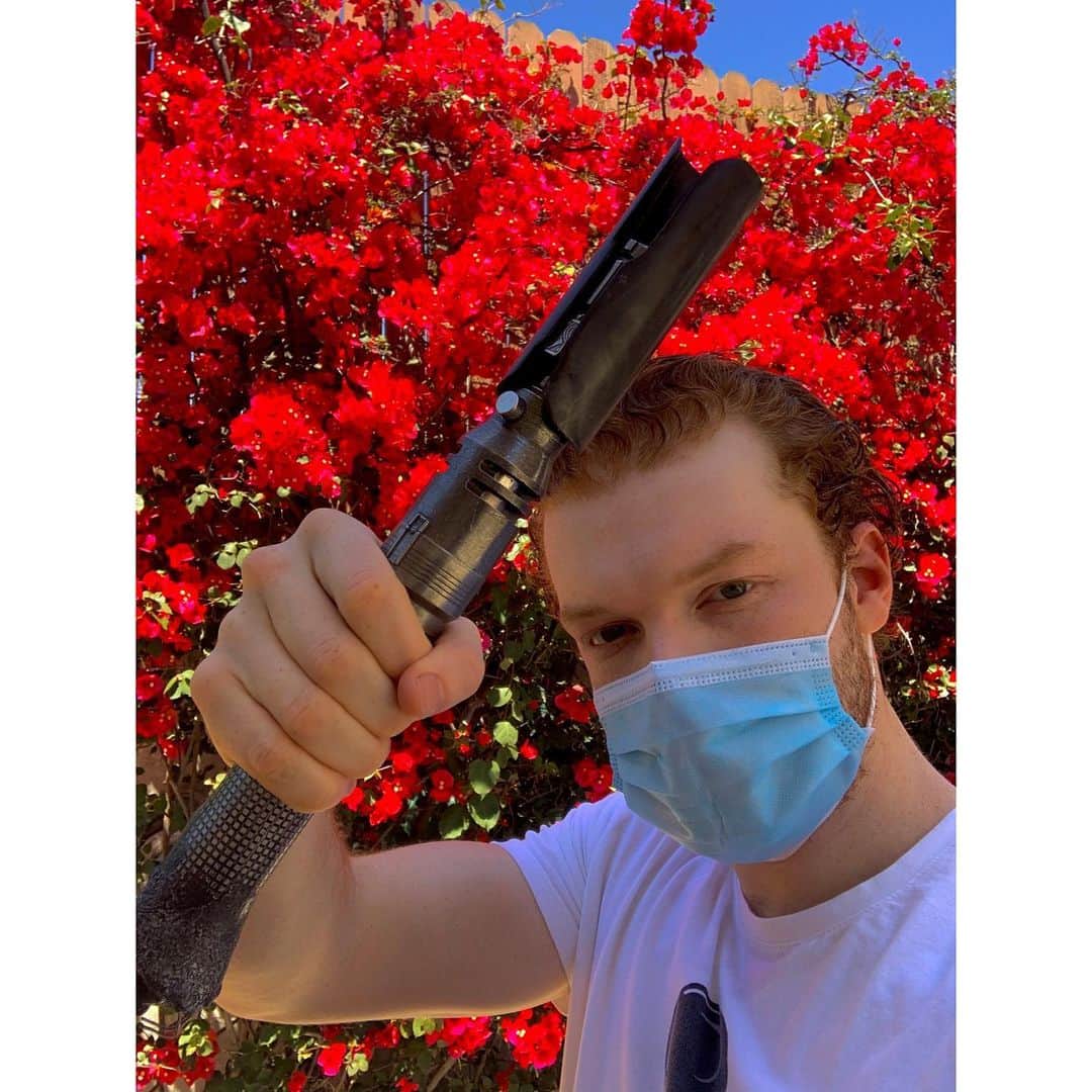 キャメロン・モナガンのインスタグラム：「May the 4th be with you my friends. Stay safe out there.」