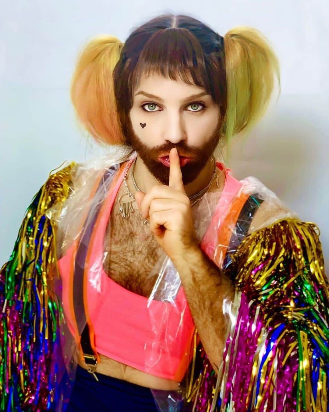 レディビアードさんのインスタグラム写真 - (レディビアードInstagram)「Ladybeard Comic Market 2020 Cosplay: Harley Quinn, Birds of Prey version!! エアコミケ最終日に最後にはじめてのコスプレ見せましょう🤔🤔🤔 新しいハーレイクインです！  #エアコミケコスプレ #harleyquinn  #C98」5月5日 15時39分 - ladybeard_japan