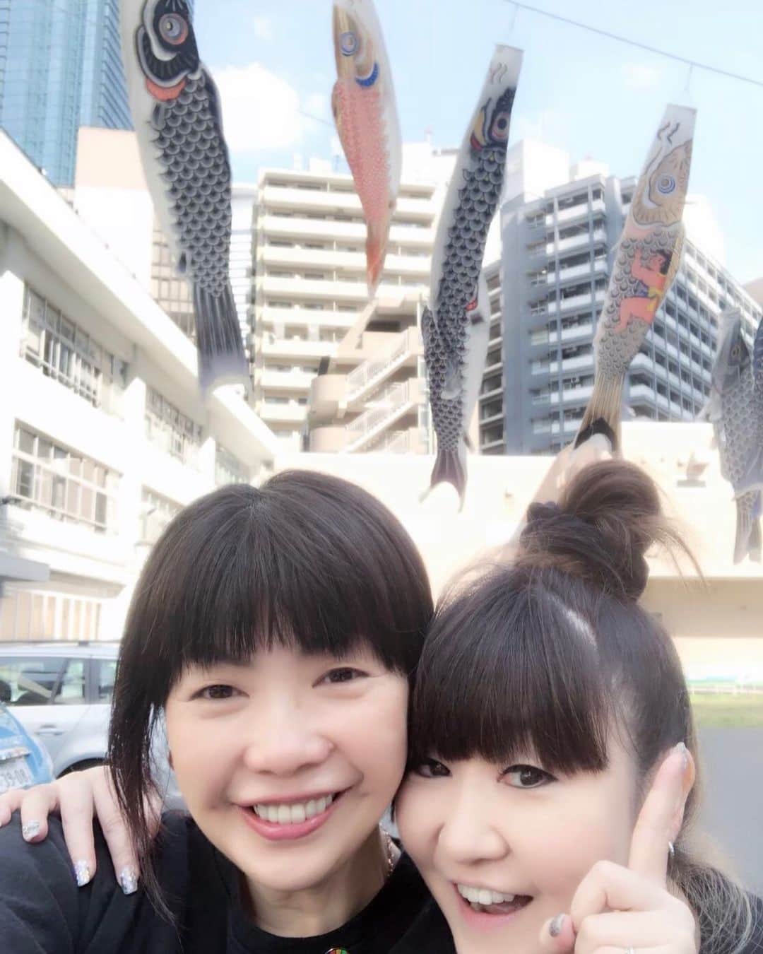 かないみかさんのインスタグラム写真 かないみかinstagram 今日はこどもの日だね みんな お家でいい子で頑張ろ ね ママ パパたちも頑張ろ ね みかも桜餅は食べたいな 写メは 去年のウランとみか あの頃は感伝祭の準備にわくわくしてたなぁ みんな