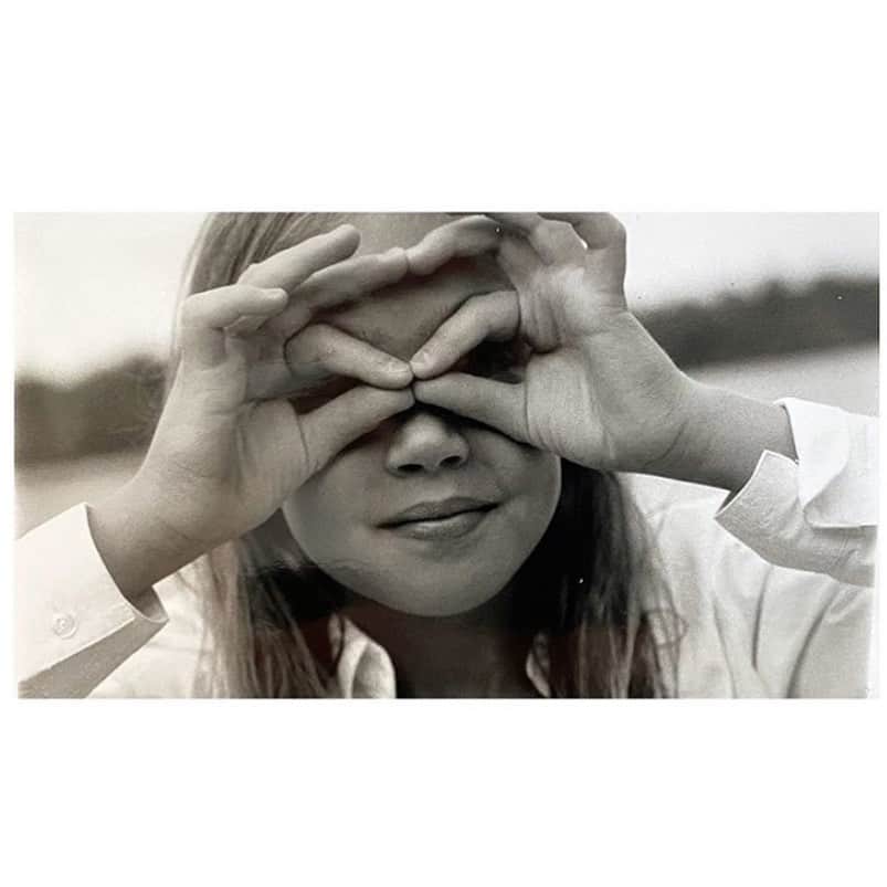 マチルダ・ルッツのインスタグラム：「The right perspective makes the impossible possible. #allaboutperspective #minime cosa direste a voi stessi da bambini?」
