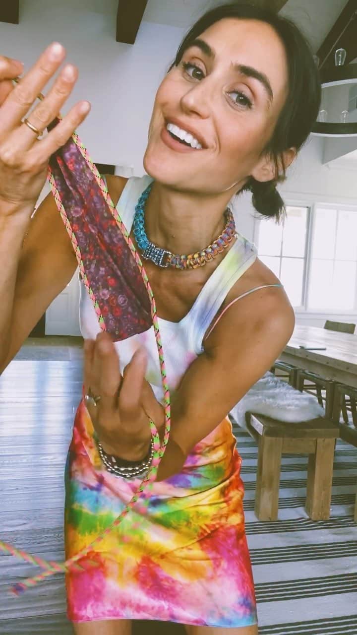 ダニジョーのインスタグラム：「STAY CUTE, STAY SAFE 💞 In this episode of At Home With Danni, @danielleasnyder demonstrates how to wear and style the new DANNIJO face cover, link two bracelets together to make a necklace, make a rose bud knot over your slip and make a 🌈 #armparty . Watch and see and get the goodies here: Face Masks: https://dannijo.com/search?view=spring&q=Mask Do Good Collection: https://dannijo.com/collections/do-good-jewels #tiedye slips: https://dannijo.com/collections/tie-dye-dresses Tie dye tanks: https://dannijo.com/products/tie-dye-tank-11」
