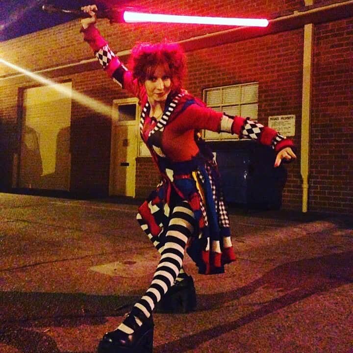 ボニー・モーガンのインスタグラム：「May the 4th be with you! #adventuresofbendybonnie #maythe4thbewithyou #jediorsith #shenanigans #lightsaber #starwars#icouldnthelpmyself #imadork #starwarshumor #bendybonnie」