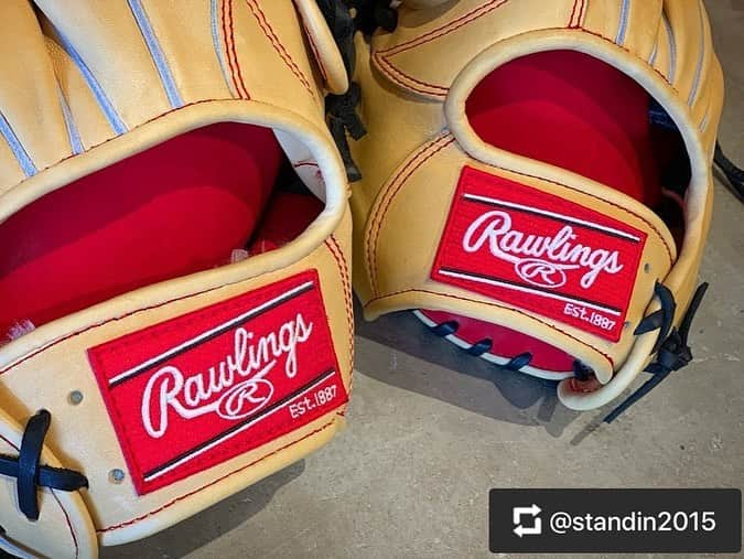 Rawlings Japanさんのインスタグラム写真 - (Rawlings JapanInstagram)「#Repost @standin2015 with @get_repost ・・・ . . Rawlings ローリングス 硬式外野手用グラブ⚾️🔥 キャメル⭐️⭐️ . size:12.5インチ price:¥53,000+tax . #ベースボールパークスタンドイン #standin #スタンドイン福岡店 #rawlings #ローリングス #キャメル #硬式グラブ @rawlings_japan_llc」5月5日 9時18分 - rawlings_japan_llc