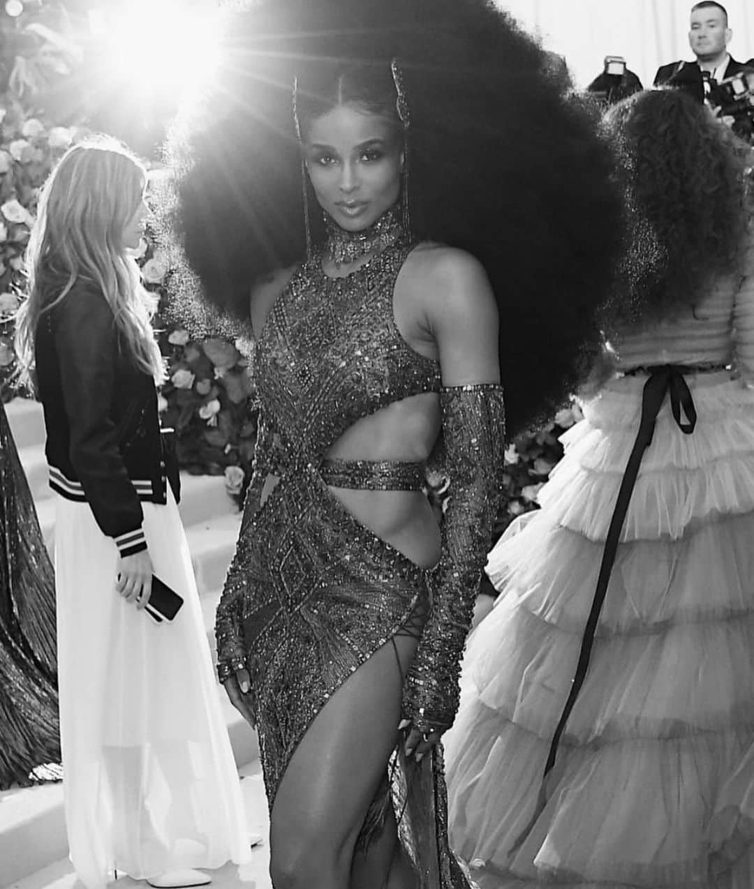 シアラさんのインスタグラム写真 - (シアラInstagram)「#MetGala. I had the best time working my friend with @Peter_Dundas on my dress. Multiple virtual fittings down to the day of! I was knocking people out with my Afro during the night 🤣」5月5日 9時41分 - ciara