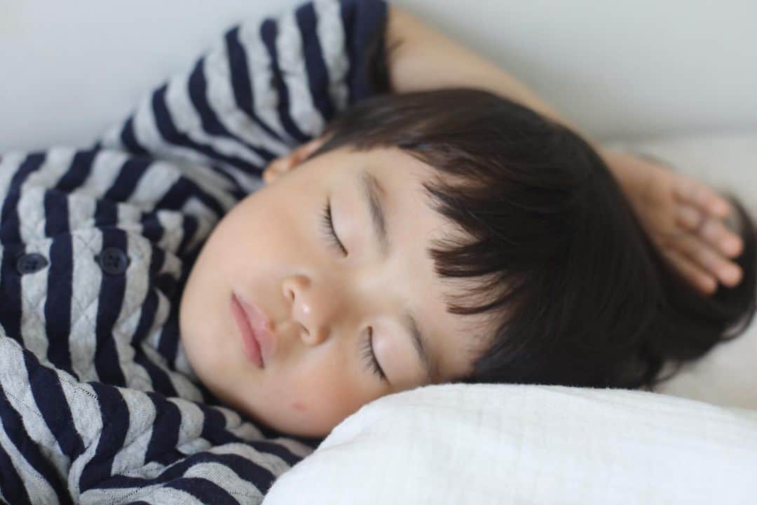 つるの剛士さんのインスタグラム写真 - (つるの剛士Instagram)「ちなみにうちの子どもはまだ爆睡。  #しゃっちょ🎏 #こどもの日」5月5日 9時56分 - takeshi__tsuruno