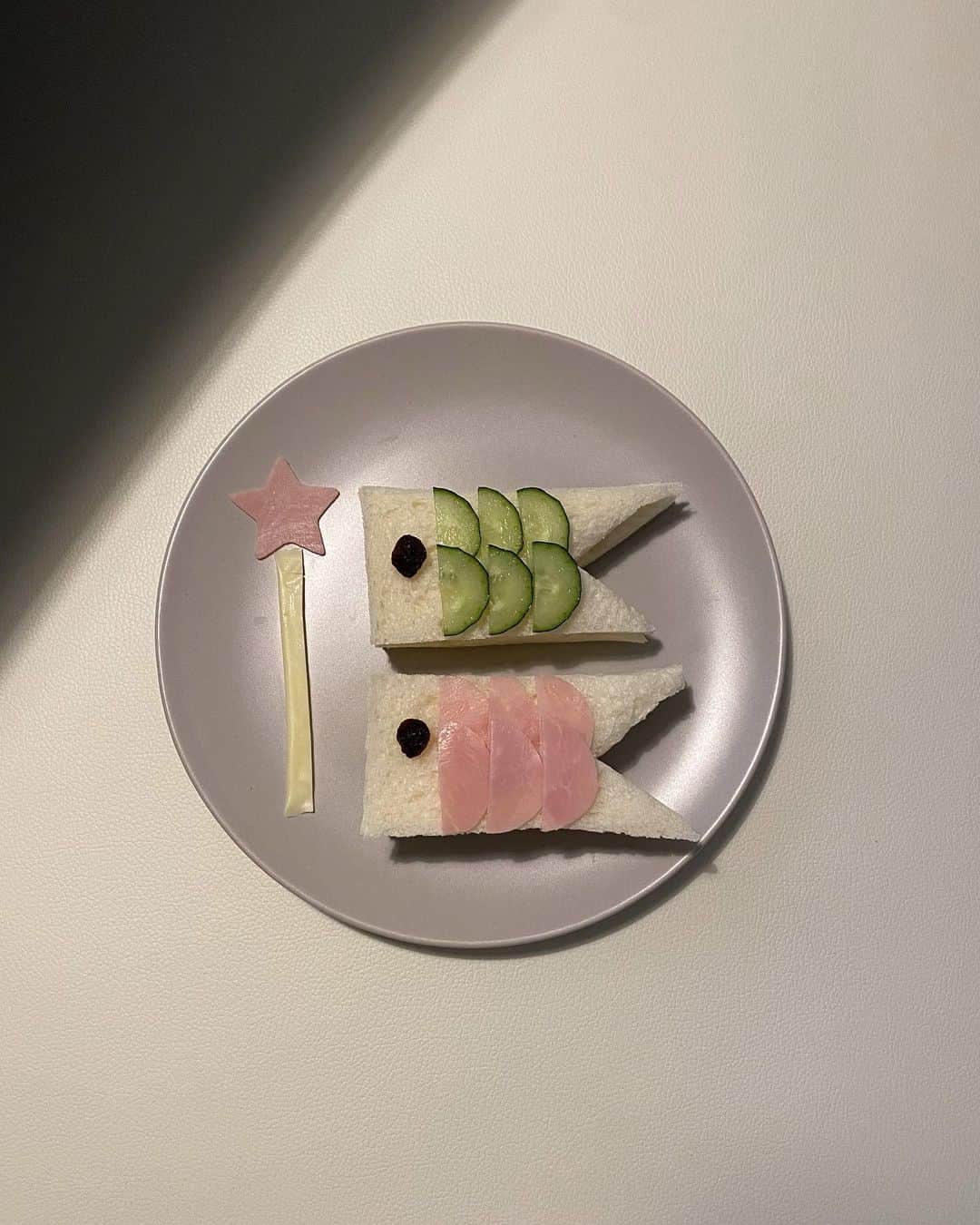 Icumi Oohamaさんのインスタグラム写真 - (Icumi OohamaInstagram)「こどもの日. . 「いつまでも元気いっぱい幸せに過ごしてね♡」という言葉を添えて朝食を出しました♡. . #morning #kateakiyama #son」5月5日 11時00分 - icumi___