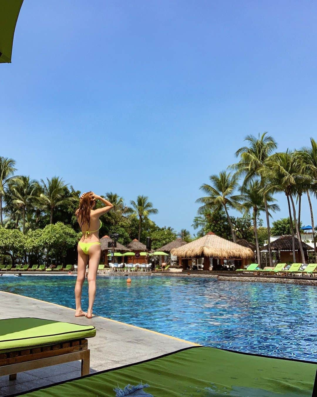 山崎みどりさんのインスタグラム写真 - (山崎みどりInstagram)「Hard Rock Hotel Pattaya🎸@hardrockhotelpattaya ﻿ ﻿ ﻿ Bikini💛 @sobiquinismodapraia 🇧🇷﻿ ﻿ 11/2019年﻿ ───────────────────────── ﻿ #タイ日記 #タイ旅行　#海外旅行　#pool  #thailand #bangkokhotel #swim  #リゾート　#resort　#タイ　#🇹🇭 #pattaya #pattayathailand  #trip #brazilianbikini  #パタヤ最高　#パタヤ大好き #ビキニ　#bikini #プール　#pool #hardrockhotelpattaya #🏀#stayhome #何故か内股」5月5日 12時04分 - midori_yamasaki_