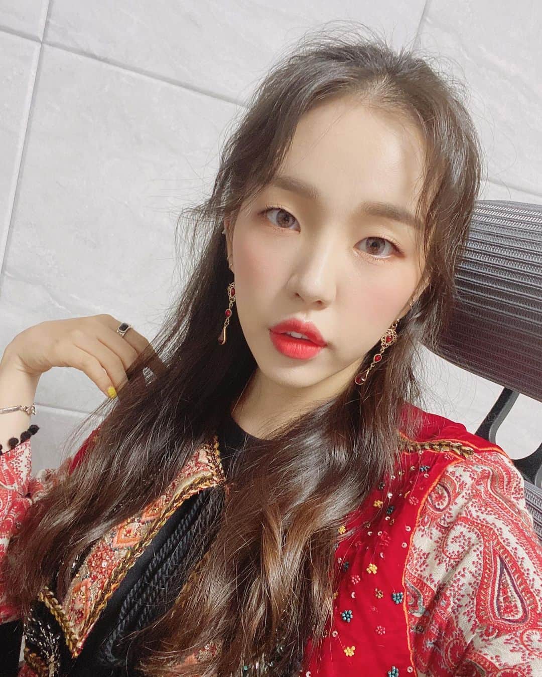 ペク・アヨンのインスタグラム：「어린이날 선물 공개 🎁❤️ 프로필에 링크 걸어 놓을게요🥰」