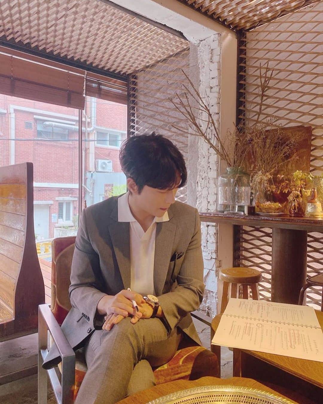 ユン・ヒョンミンのインスタグラム：「어린이들 모두 축하해요!🌻 #그놈이그놈이다 #KBS」