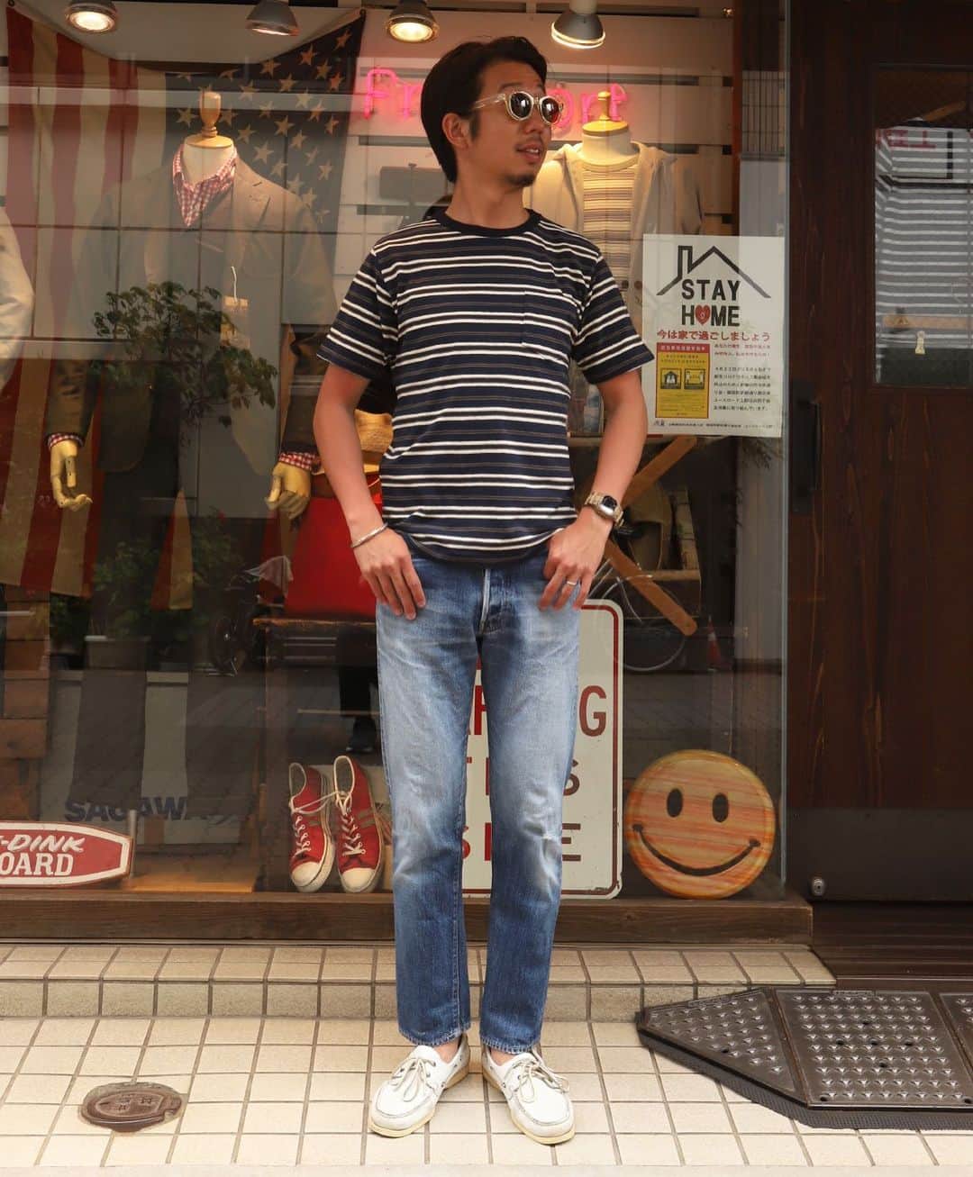 のインスタグラム：「本日のSTYLE  東京は29度になるそうな・・・ Tシャツ1枚で十分な気候です。  #tee#felco #denim#workersjapan #shoes#paraboot #glasses#kearny #ivystyle#trad#surf #Freeportueno#tokyo#上野セレクトショップ」