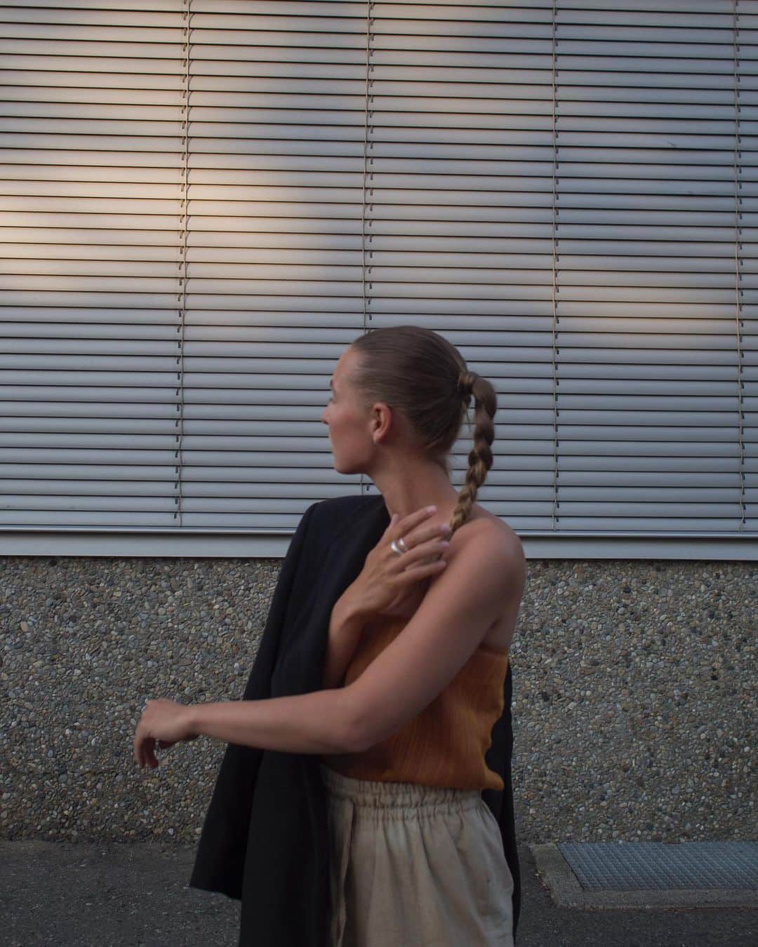 ベア・ハンソンのインスタグラム：「🌼」