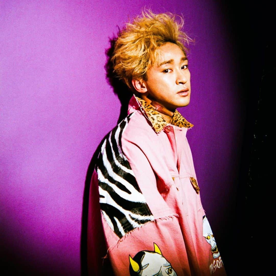 としみつのインスタグラム：「こんなバージョンもある。  金髪で！遊ぶー！  #高橋優也 #としみつ」