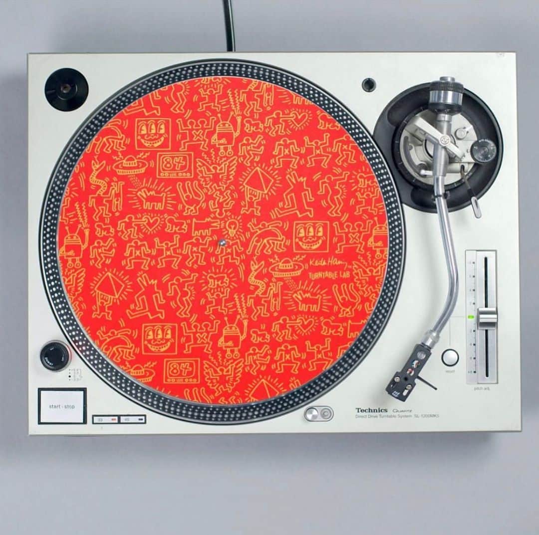 ジョナサンサンダースさんのインスタグラム写真 - (ジョナサンサンダースInstagram)「Happy birthday Keith Haring.  Thank you always for the inspiration. ❤️」5月5日 23時49分 - saundersstudio