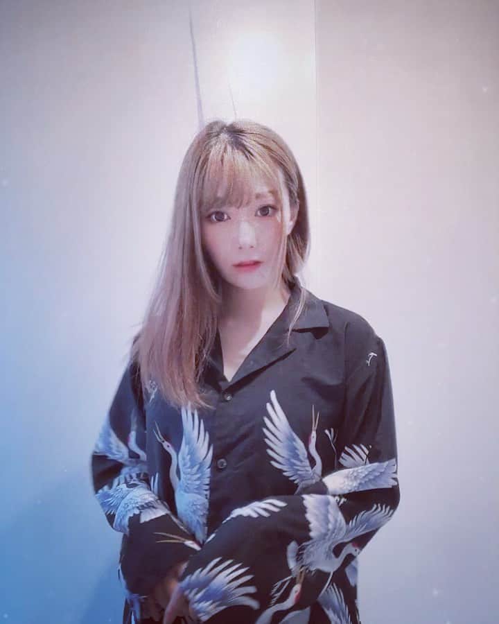 夏奈子のインスタグラム：「羽があれば すぐ飛んで行けるのに🦋💕 ・・・ (今体重重いから こんなペラペラじゃ無理やしなww)  #翼をください #羽 #butterfly  #love #instagood #instadiary #instalike #instamood #instalove #instafollow」