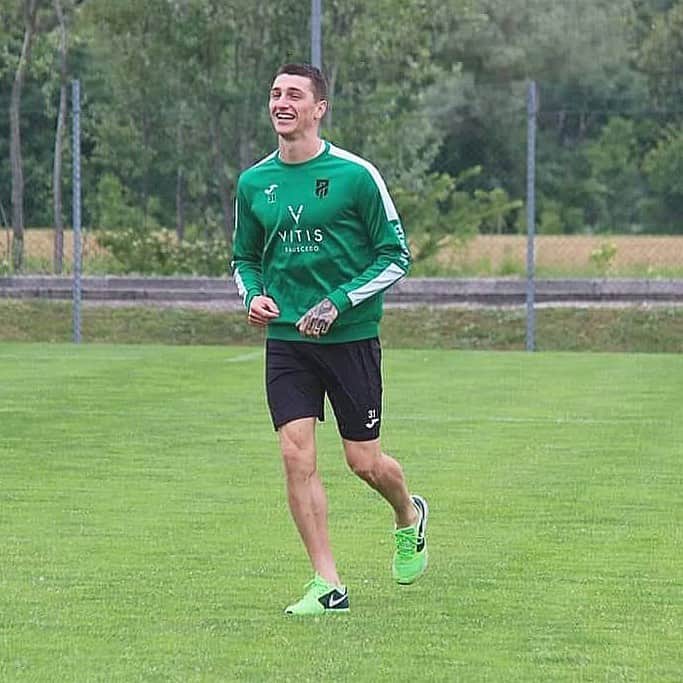 ミケーレ・カンポレーゼのインスタグラム：「Si riattacca . ⚽️ #PN#Pordenonecalcio#Ramarri#serieB#football#trening#MC31」