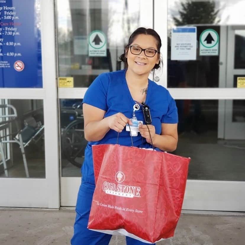 コールド・ストーン・クリーマリーのインスタグラム：「We hope to inspire you on this #GivingTuesdayNow! Check out Cold Stone Mankato, MN giving back to their local healthcare workers. We are also proud to support great organizations like Best Buddies and BStrong. On #GivingTuesdayNow we invite you to learn more about them, make a donation, or get involved.」
