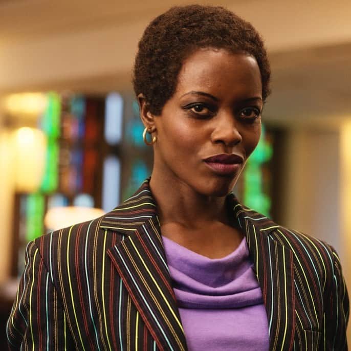 フローレンス・カサンバのインスタグラム：「Rose Seithathi, an African National Congress (ANC) operative. In @deutschlandtheseriesde on Prime Video. Photo: UFA Fiction #florencekasumba」