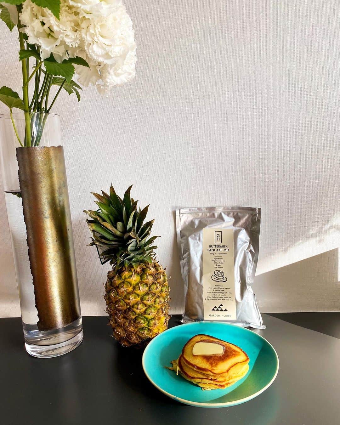 エミ・マイヤーのインスタグラム：「Thank you @masatosekiguchi for the pancake mix! 🥞A morning still life 😙 @garden_house_crafts @garden_house_kamakura #gardenhousecrafts #ガーデンハウスクラフツ #パンケーキ #pancakes」