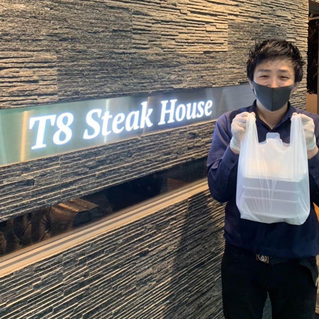 所英男さんのインスタグラム写真 - (所英男Instagram)「「T8 steak house ミューザ川崎店」でお持ち帰りのお弁当を。シンプルなサガリとお米のお弁当。凄く美味しくて、ごはん超大盛りにすれば良かった。と後悔、、、。次は大盛りお願いします！^_^  #t8 #steakhouse #ミューザ川崎」5月5日 16時31分 - tokorohideo