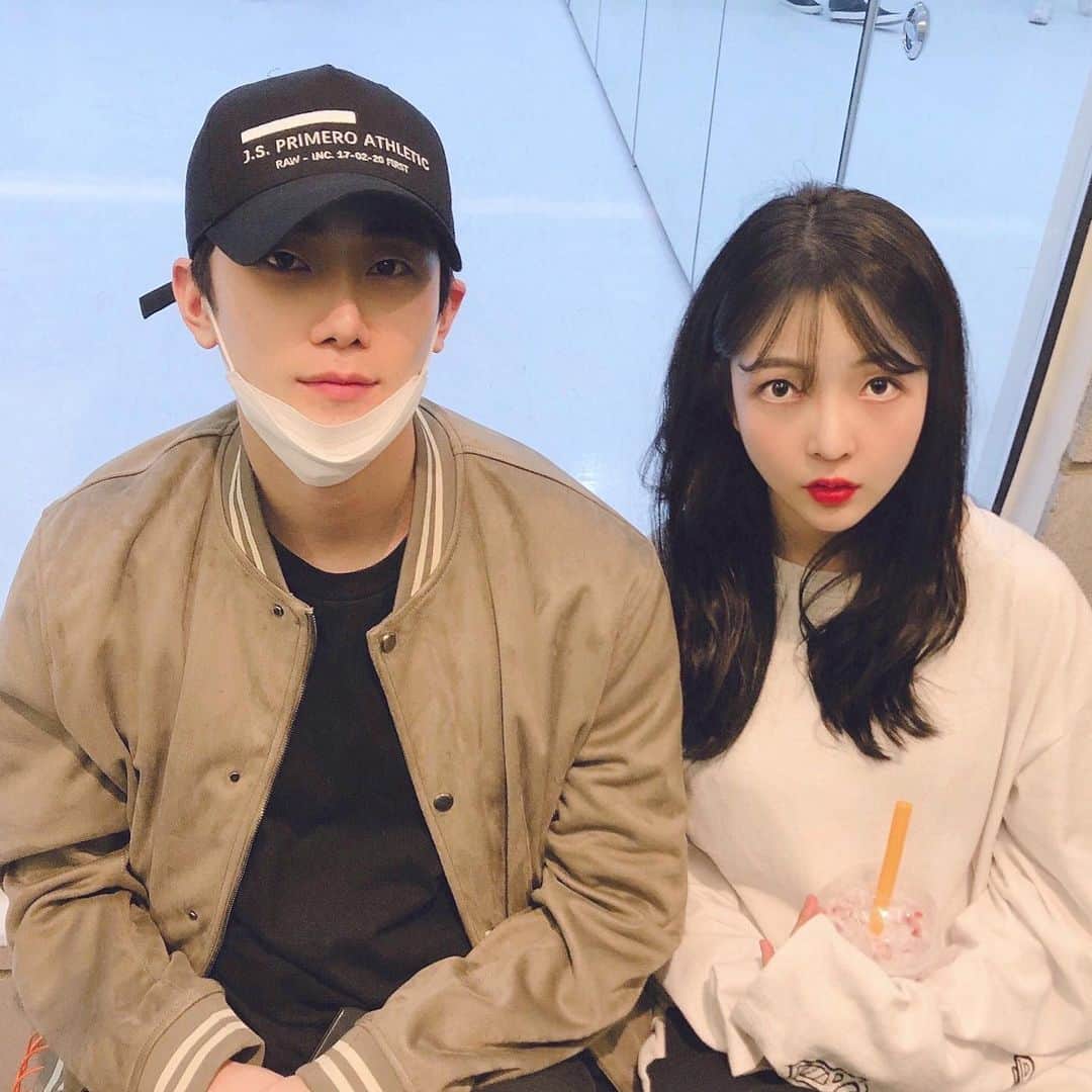 ユジョン のインスタグラム：「칭구야... 우리 좀 제발 싸우지말ㅈㅑ^-^🎶 이제 다 컸잖아? #어린이날 #어른이 #justfriends」