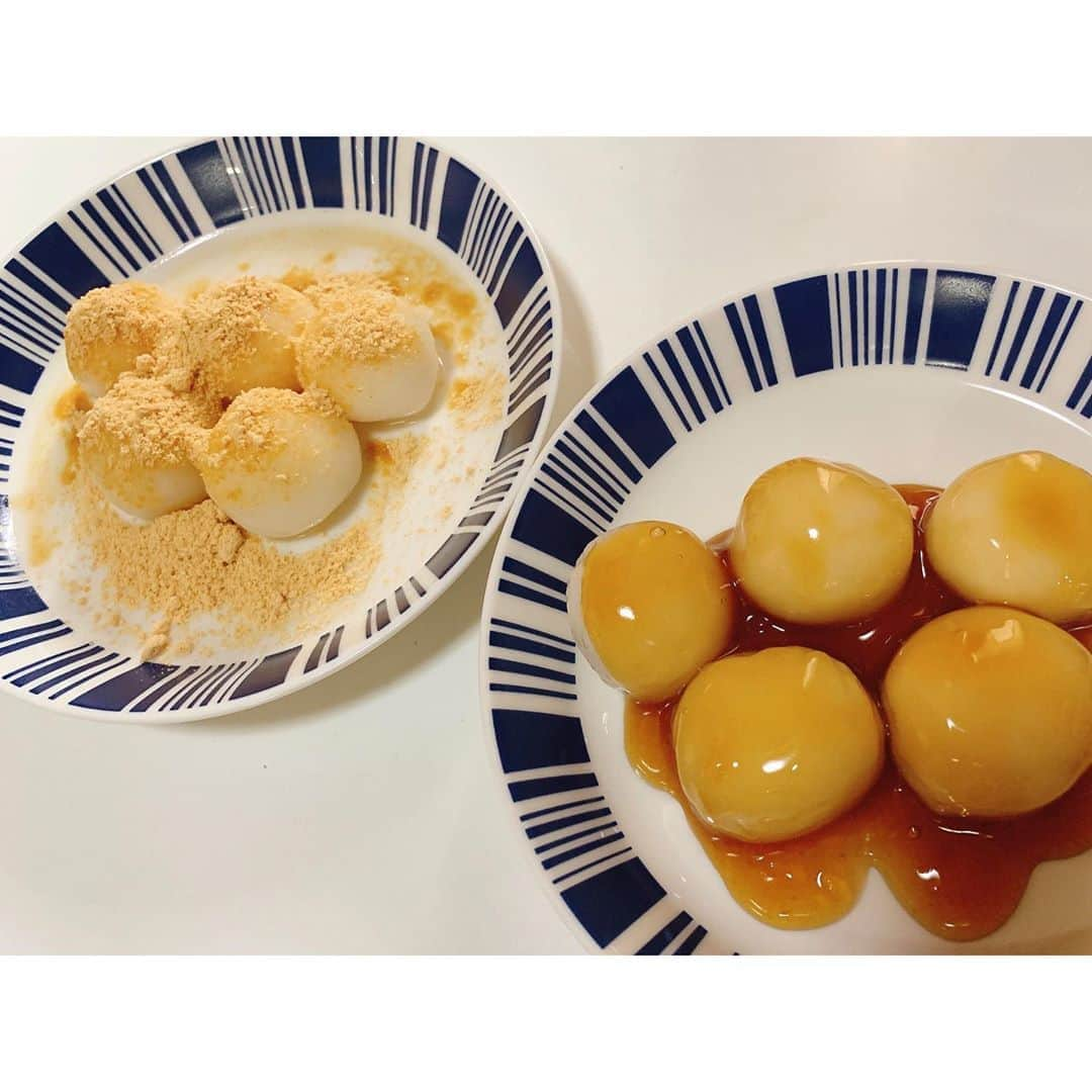 加藤里奈（カトリーナ）さんのインスタグラム写真 - (加藤里奈（カトリーナ）Instagram)「🍡🍡🍡 今日はおやつに団子を作った😋 美味しかった〜！！！ * * #stayathome #みたらし団子 #和菓子 #和菓子作り #和菓子好きな人と繋がりたい #和菓子好き #家にいよう #おうちカフェ #家カフェ #料理 #料理初心者 #料理記録 #自炊 #自炊記録 #自炊女子 #自炊生活 #自炊男子 #自炊日記 #自炊部 #料理男子 #料理上手になりたい #stayhome #うちで過ごそう #おうちごはん #おうち時間 #みたらし #みたらしだんご #和菓子カフェ #おうち時間を楽しもう #手作りお菓子」5月5日 17時14分 - rinakatoktriiina